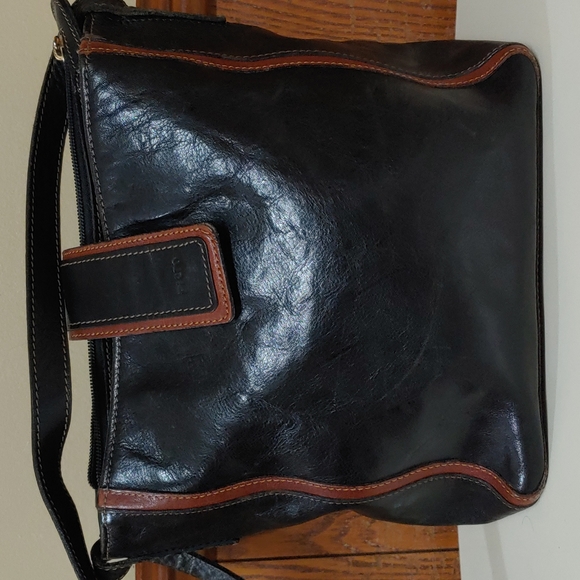 Piero Vintage Leather Crossbody Bag - Picture 2 of 16